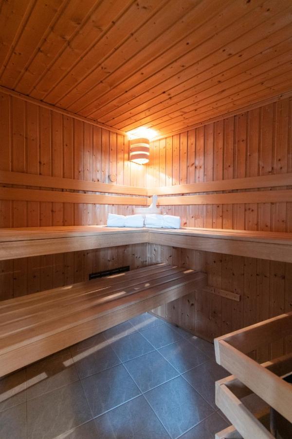 Unique Apartment With Private Pool, Cinema, Spa Praha Bagian luar foto
